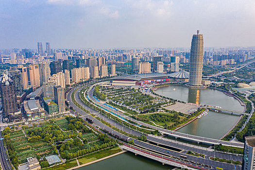 航拍河南省郑州市郑东新区cbd湖畔,大玉米,千玺广场,中原高楼
