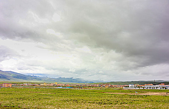 峡谷青山绿水