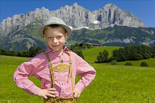男孩,岁月,传统服饰,背影,山脉,奥地利,欧洲