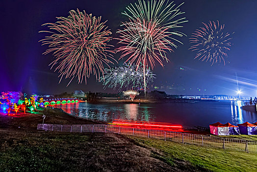 江苏省南京市银杏湖公园夜景灯光建筑景观