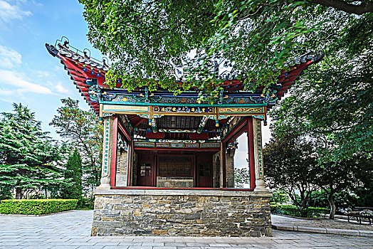 刘公岛上的古戏台,飞檐古建筑