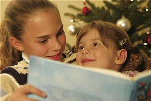 孩子,女孩,书本,圣诞节,圣诞树,喧哗,微笑