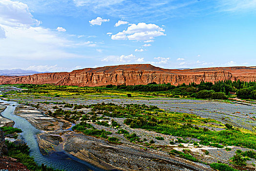 新疆峡谷风光