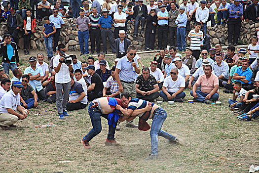 哈萨克族古典摔跤