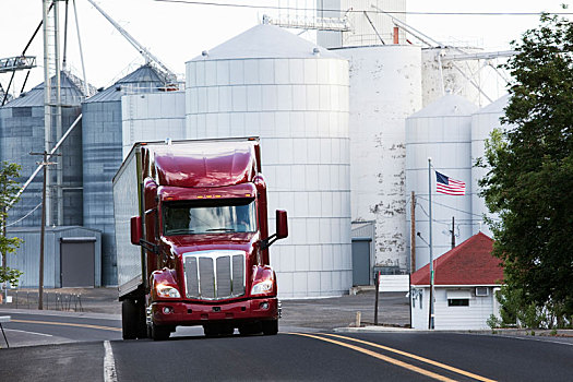 红色,商业,卡车,驾驶,过去,谷仓,农场,乡野,东方,华盛顿,美国