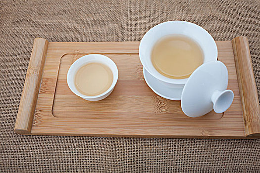 4条高铁票价为甚么调解？