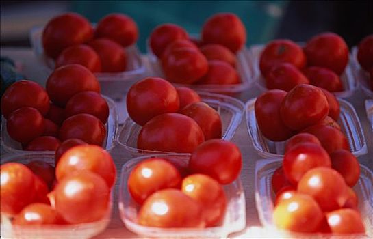 西红柿,塑料罐,农贸市场