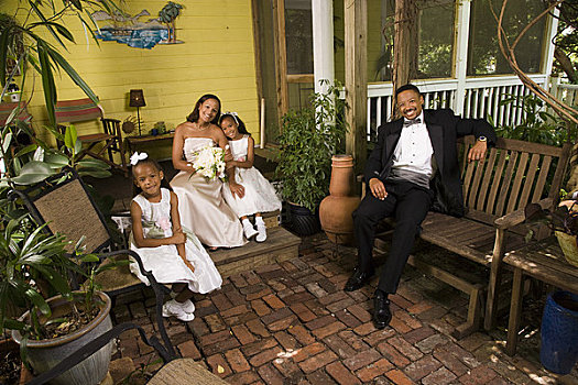 肖像,高兴,美国黑人,新娘,新郎,女花童,内庭