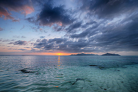 日落,拉迪格岛,塞舌尔