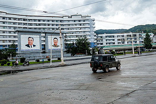 中国游客在朝鲜街头拍摄的人民军汽车