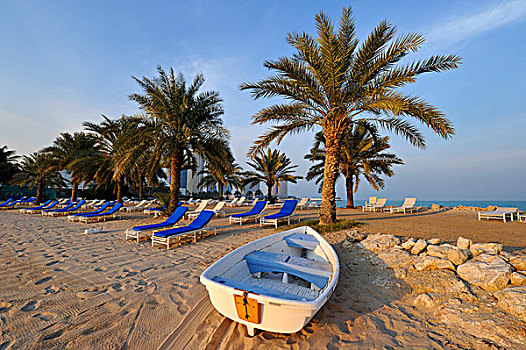 船,沙滩椅,棕榈树,多哈,卡塔尔,波斯湾,中东,亚洲