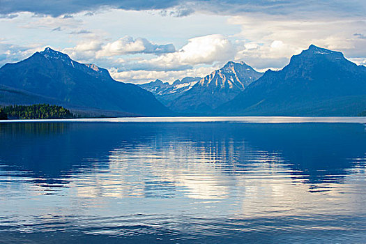 山脉,麦克唐纳湖,冰川国家公园,蒙大拿,美国