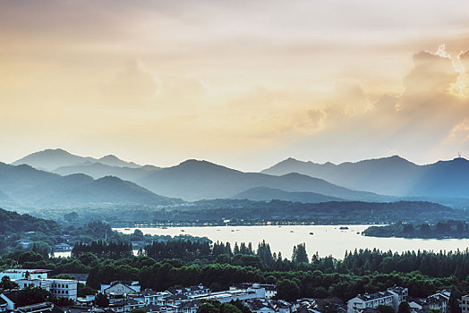 杭州城隍阁夜景和日落西湖