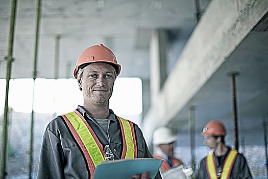 建筑工人,微笑