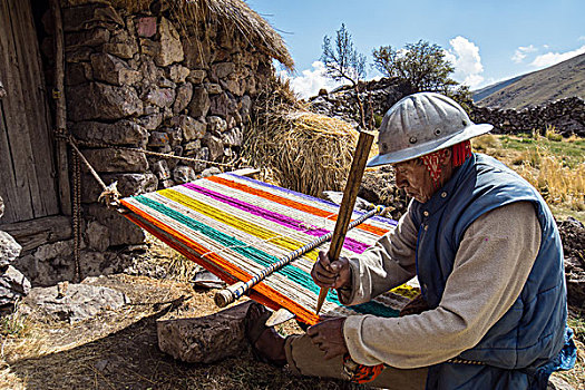 老,男人,头盔,编织,彩色,地毯,简单,织布机,库斯科,秘鲁,南美