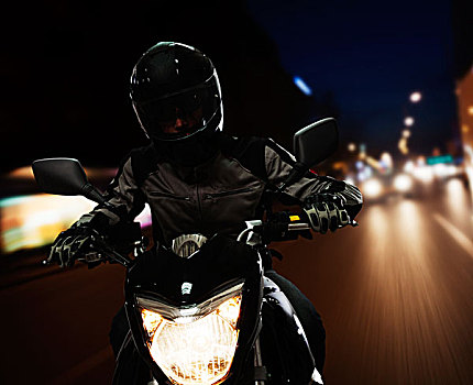 男青年,骑,摩托车,夜晚,街道,北京