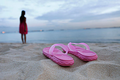 海滩凉鞋图片