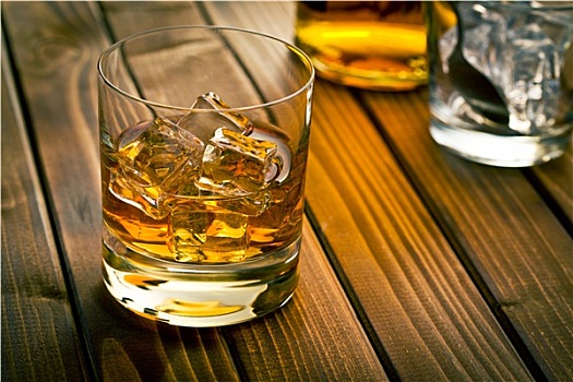 威士忌,玻璃杯,冰