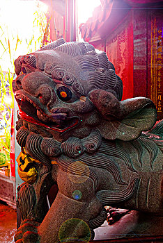 中国传统宗教信仰,寺庙前的石狮子,青花石石雕狮子