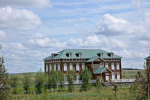 内蒙古呼伦贝尔满洲里俄罗斯套娃广场旁的俄罗斯风情小楼