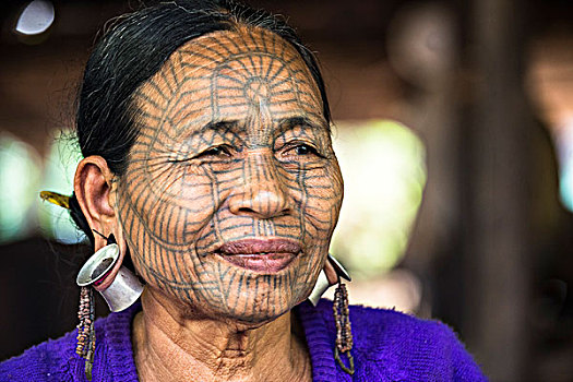 女人,传统,脸,纹身,耳,饰品,种族,下巴,少数民族,头像,若开邦,缅甸,亚洲