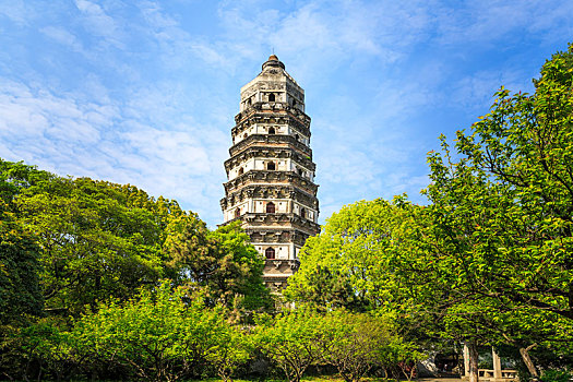 中国江苏省苏州虎丘风景区虎丘塔云岩寺塔