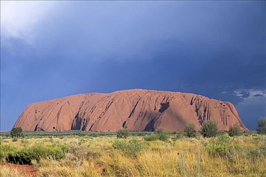 暴风雨天气,高处,艾尔斯巨石,乌卢鲁国家公园,北领地州,澳大利亚