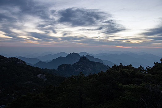 安徽黄山风景区日落风光