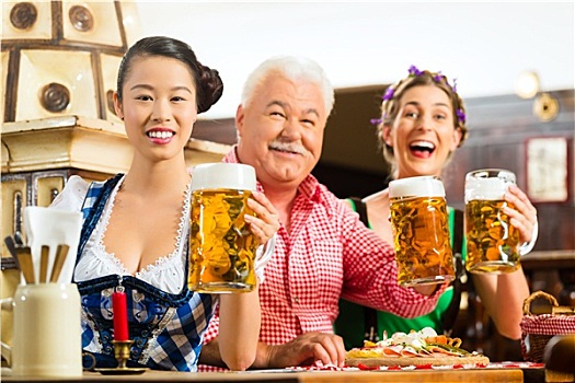 朋友,喝,啤酒,巴伐利亚,酒吧