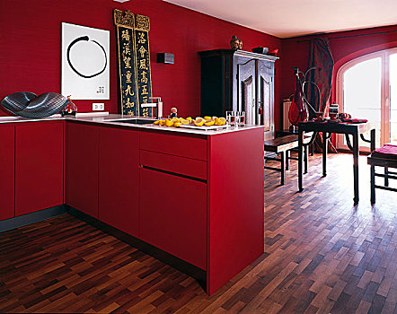 红色,厨房,暗色,木质,木地板