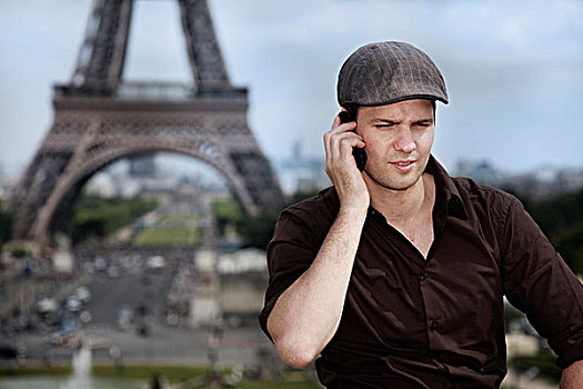 年轻,男人,手机,电话,埃菲尔铁塔,塔,巴黎,法国,欧洲