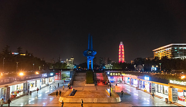 山东济南泉城广场