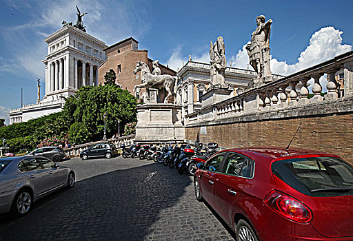 坎皮多里奥广场,piazzadelcampidoglio,远处是位于威尼斯广场,piazzavenezia,正面的绰号叫,结婚蛋糕,或,打字机,的白色大理石建造的新古典主义建筑,维克多•埃曼纽尔二世