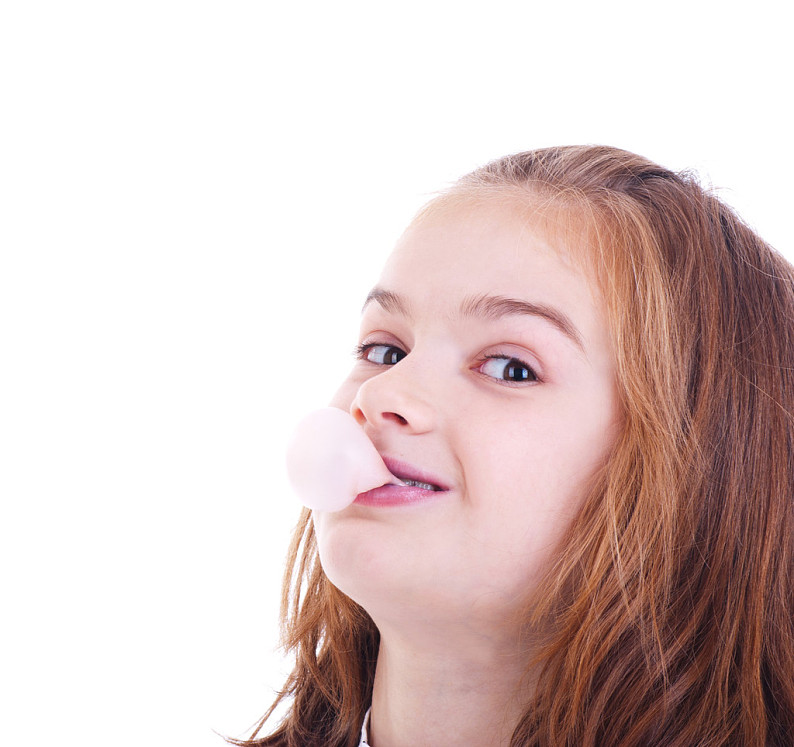 小女孩吹口香糖的头像图片