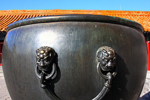 故宫里的门海大铜缸
