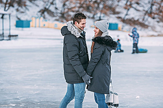 幸福伴侣,站立,滑冰场