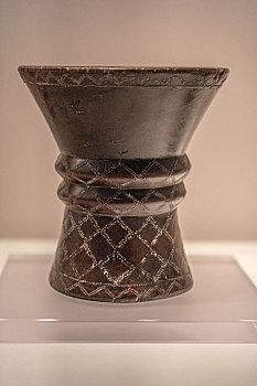 秘鲁兰巴里·奥里维拉博物馆藏殖民时期木银凯罗杯