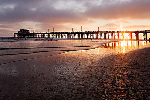 码头,日落,新港海滩,加利福尼亚,美国