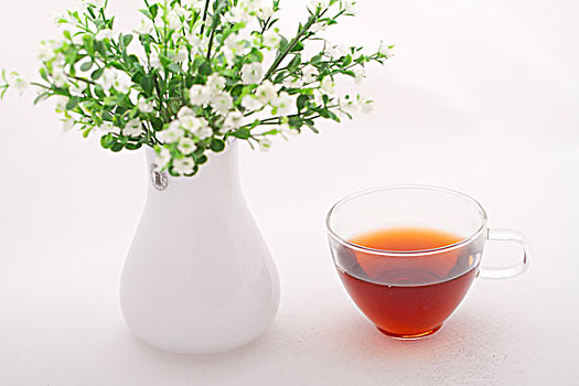 花瓶和普洱茶