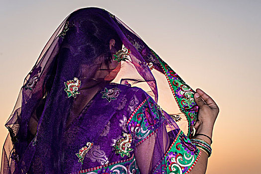 女人,穿,紫色,纱丽,北方邦,印度,亚洲
