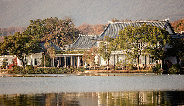 湖畔景观建筑