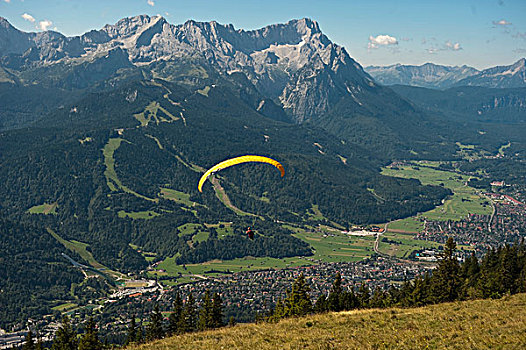 滑翔伞,山,楚格峰,加米施帕藤基兴,巴伐利亚,德国,欧洲
