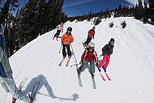 家庭,滑雪,一起,惠斯勒山,不列颠哥伦比亚省,加拿大