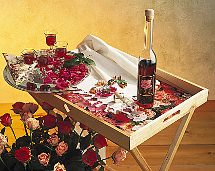 花束,玫瑰,瓶子,利口酒,托盘