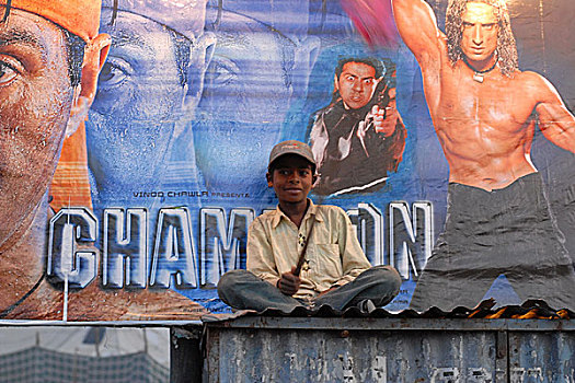 男孩,坐,专注,乡村,看,电影,便宜,马哈拉施特拉邦,印度,一月,2007年