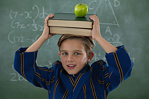 男生,拿着,书本,一堆,苹果,黑板,头像