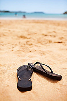 人字拖鞋,沙滩