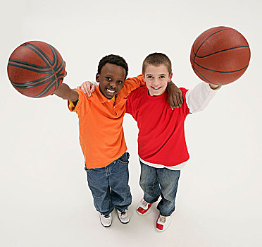 两个男孩,拿着,篮球
