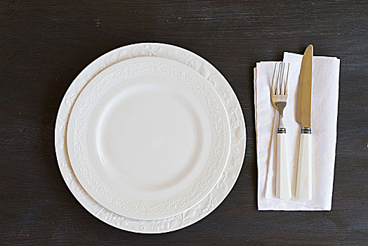 餐具,桌上,盘子,暗色,木桌子