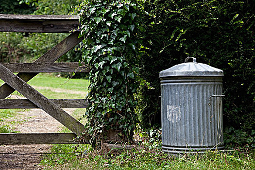 老,金属,垃圾桶,诺森伯兰郡,英格兰